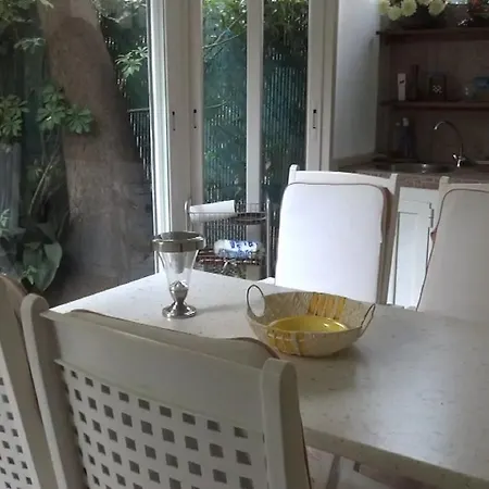 Les Orangers Apartment